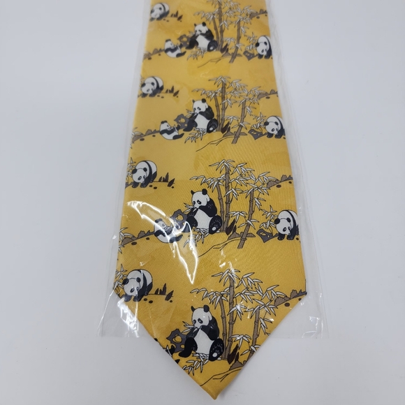 Men's Yayisizu Panda Silk Tie - Picture 4 of 9